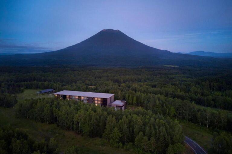 Higashiyama Niseko Village